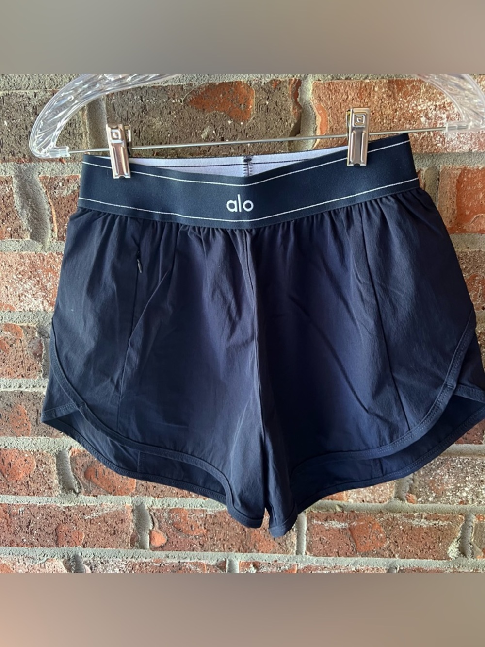 NWT ALO Yoga Match Point Short - Navy - size Medium